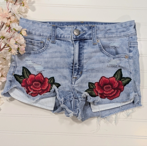 AEO Embroidered Rose Hi Rise shortie - Picture 1 of 3